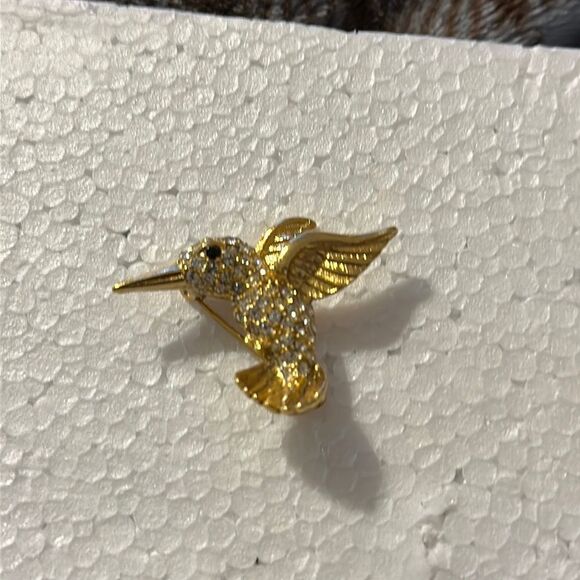 Studded Hummingbird Brooch - Picture 1 of 3